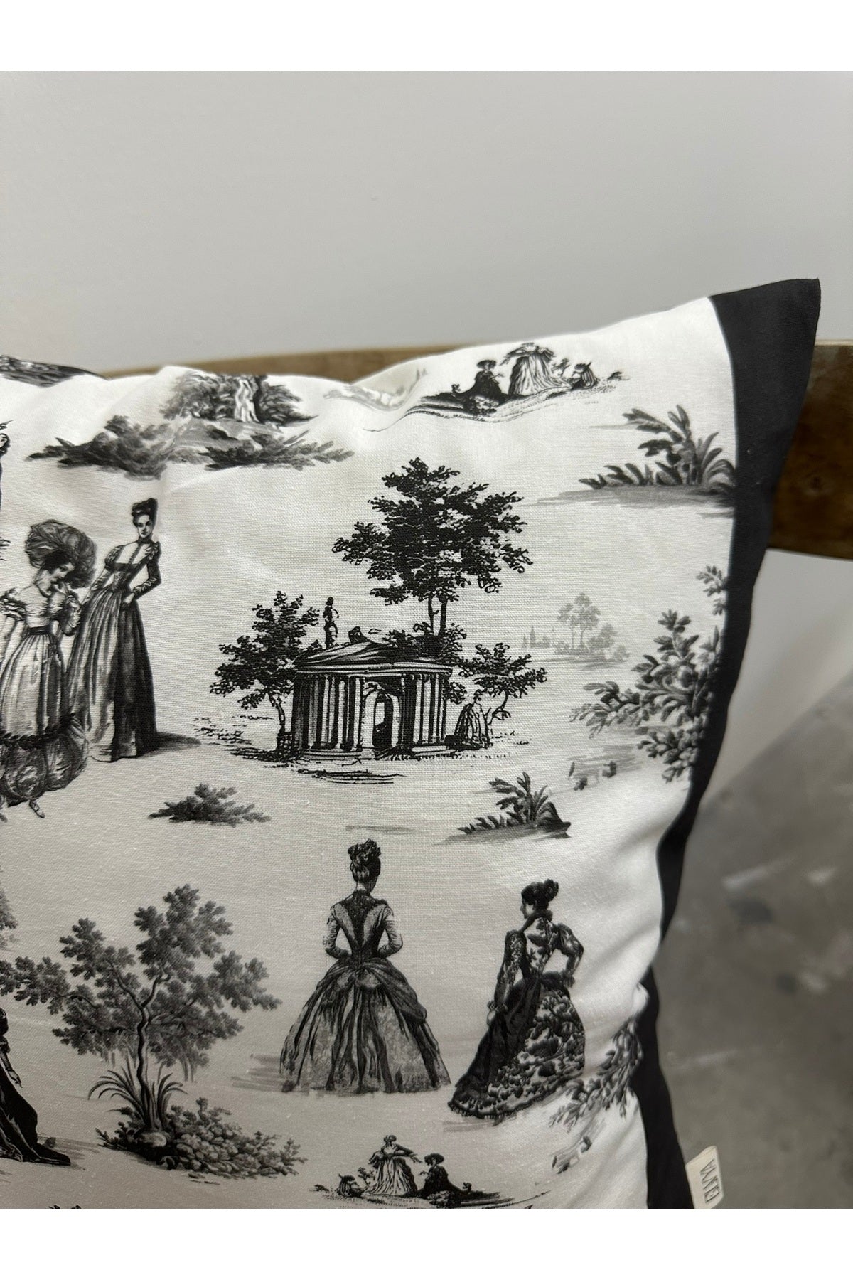 Toile De Jouy Paris Kırlent Kılıfı 43x43 cm | %100 Pamuk Dijital Baskılı | Klasik Fransız Tarzı Deko