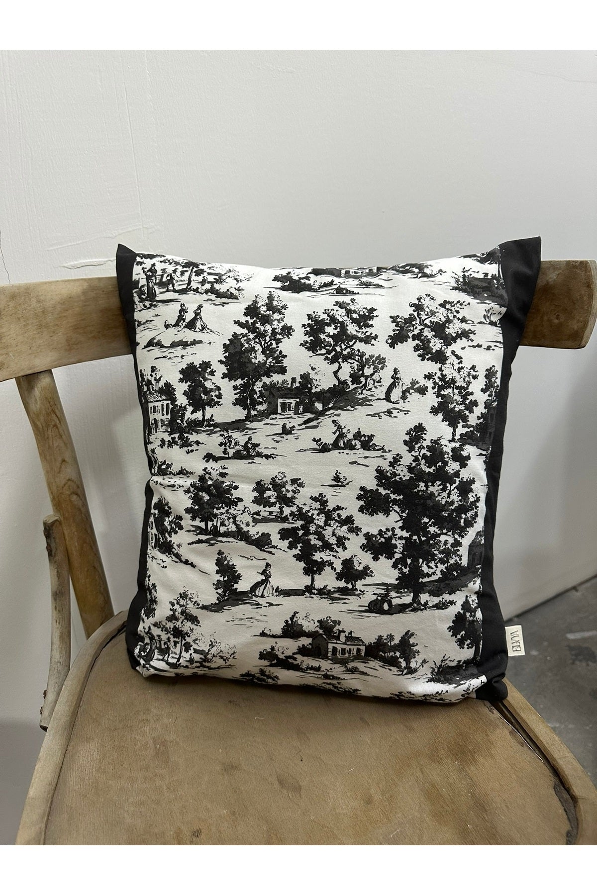 Toile De Jouy Monet Kırlent Kılıfı 43x43 cm | %100 Pamuk Dijital Baskılı | Country Tarzı Fransız Dek
