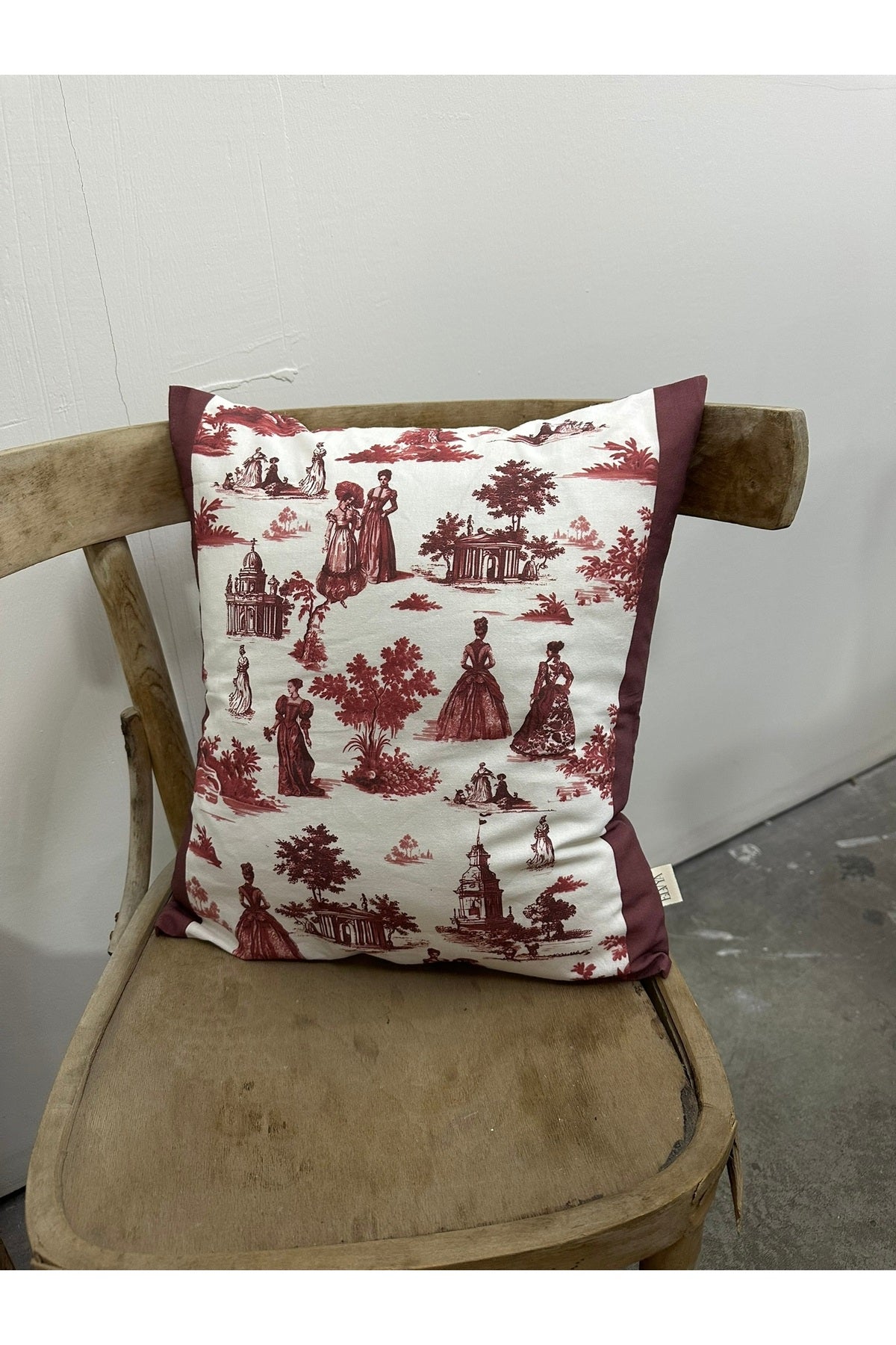 Toile De Jouy Paris Kırlent Kılıfı 43x43 cm | %100 Pamuk Dijital Baskılı | Klasik Fransız Tarzı Deko