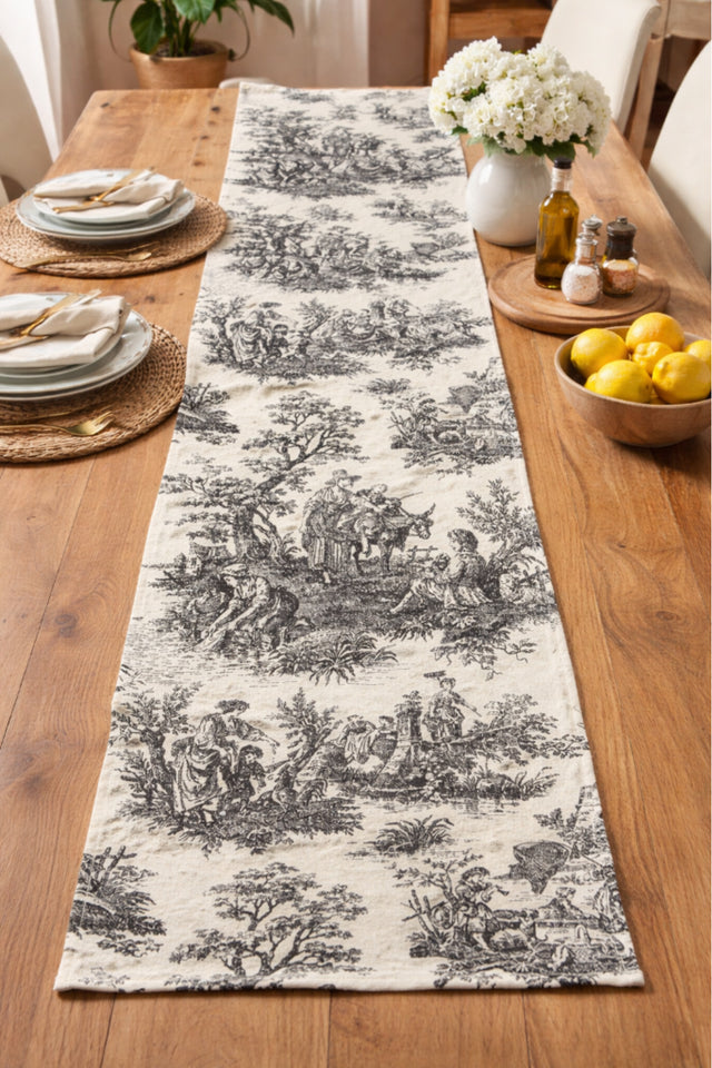 Toile de Jouy desenli pamuk masa runner'ı yemek masasında