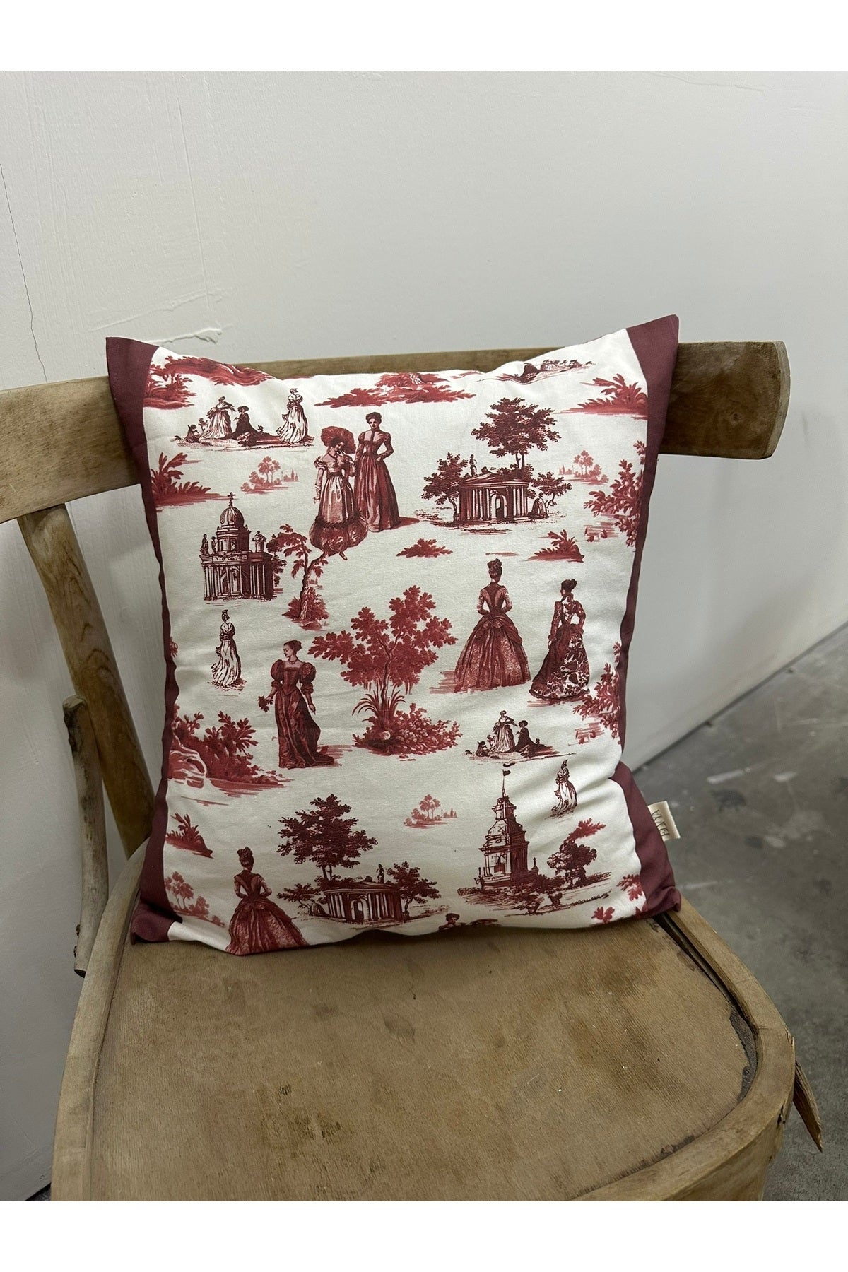 Toile De Jouy Paris Kırlent Kılıfı 43x43 cm | %100 Pamuk Dijital Baskılı | Klasik Fransız Tarzı Deko