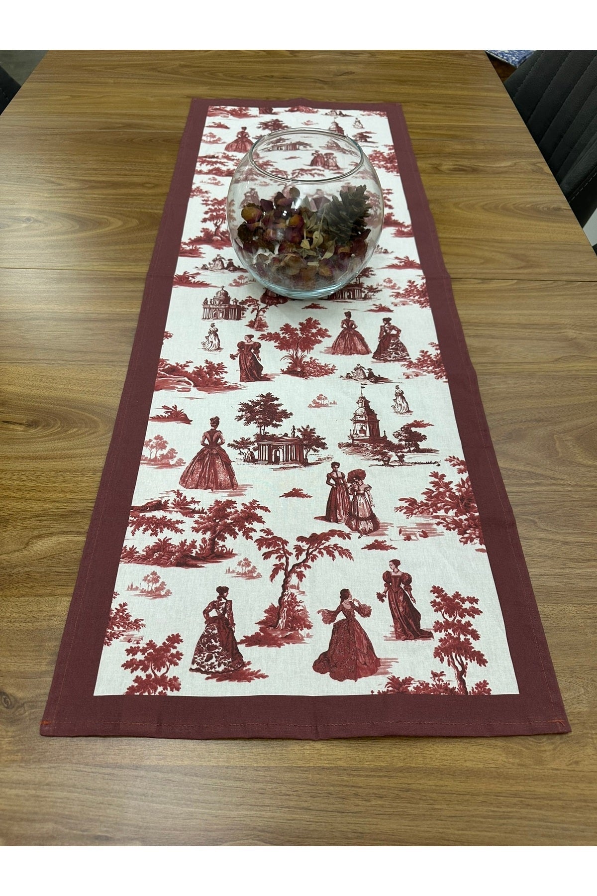 Toile De Jouy Paris Runner 40x110 cm | %100 Pamuk Dijital Baskılı Masa Örtüsü | Klasik Fransız Tarzı