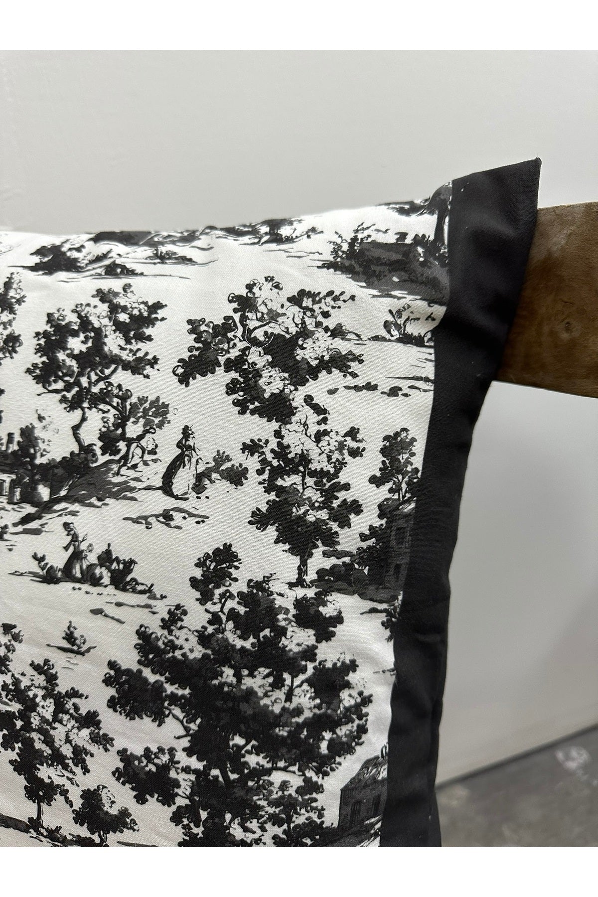Toile De Jouy Monet Kırlent Kılıfı 43x43 cm | %100 Pamuk Dijital Baskılı | Country Tarzı Fransız Dek